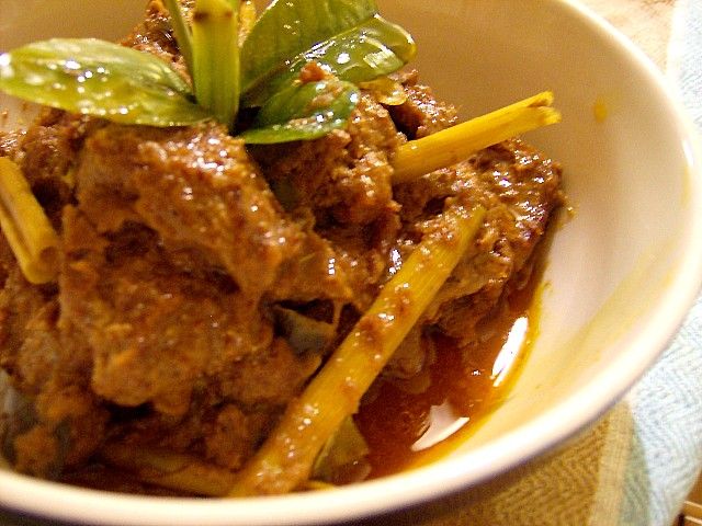 11. Rendang, Indonezja